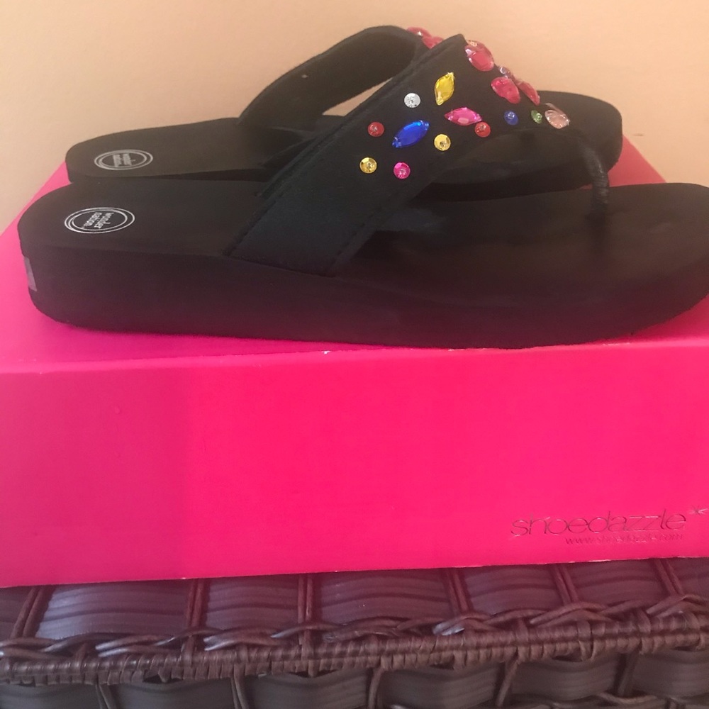 Comfortable Multi-color Sandals!